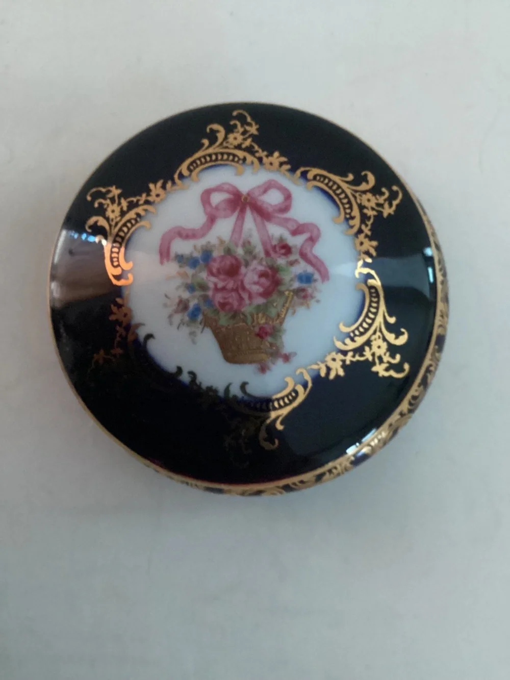Limoges Castel Hand Painted Porcelain Trinket Box with lid 3 x 1.5 inches